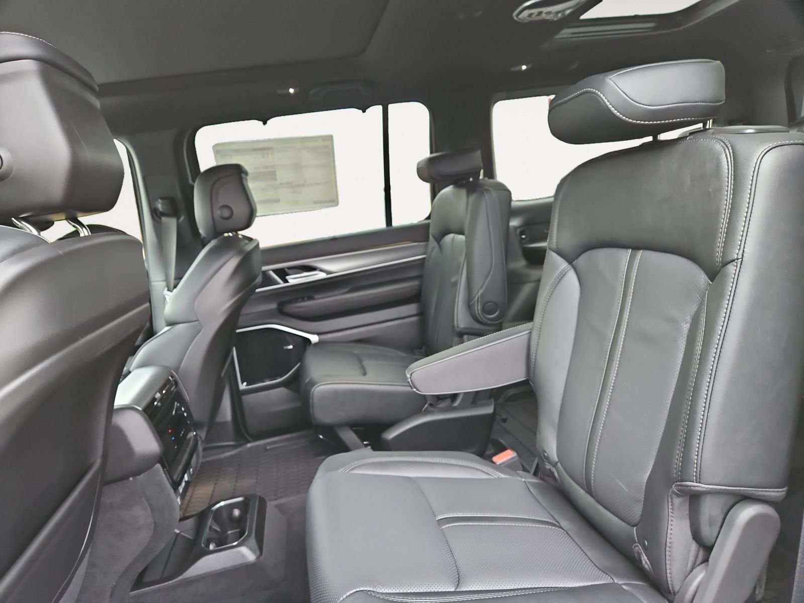 New 2026 Jeep Grand Wagoneer Limited AWD/4WD image 13