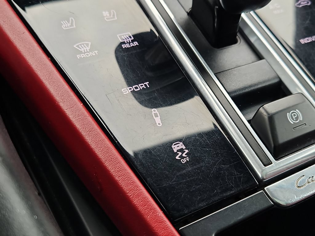 Certified 2021 Porsche Cayenne GTS AWD/4WD image 18