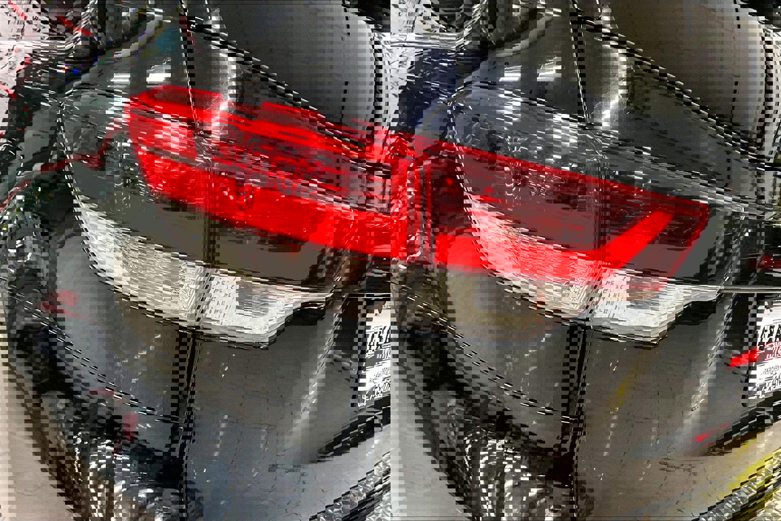 Used 2019 Toyota Highlander SE image 29