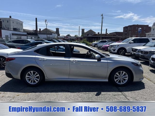 Used 2025 Toyota Camry LE FWD image 3