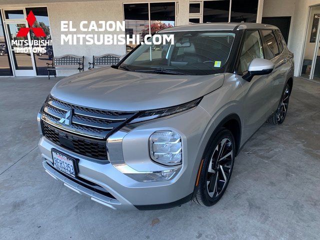 Used 2023 Mitsubishi Outlander SE image 7