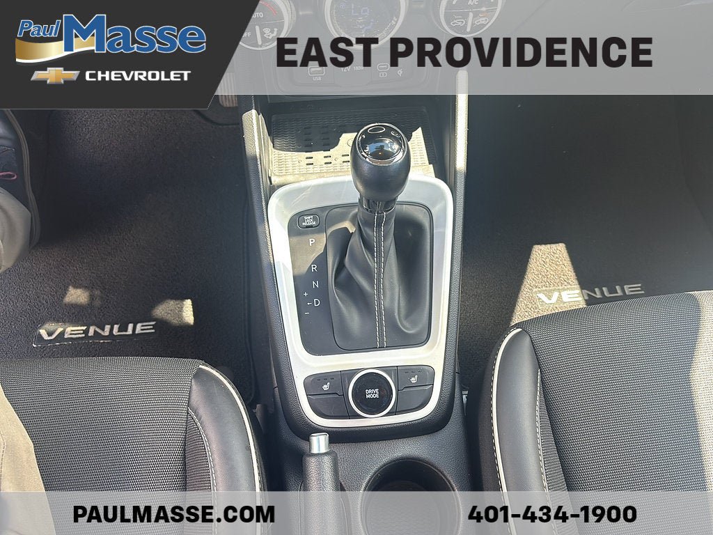 Used 2023 Hyundai Venue Limited w/ Cargo Package FWD image 15