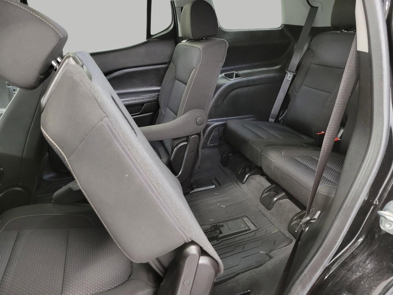 Used 2023 GMC Acadia SLE w/ Driver Convenience Package image 23