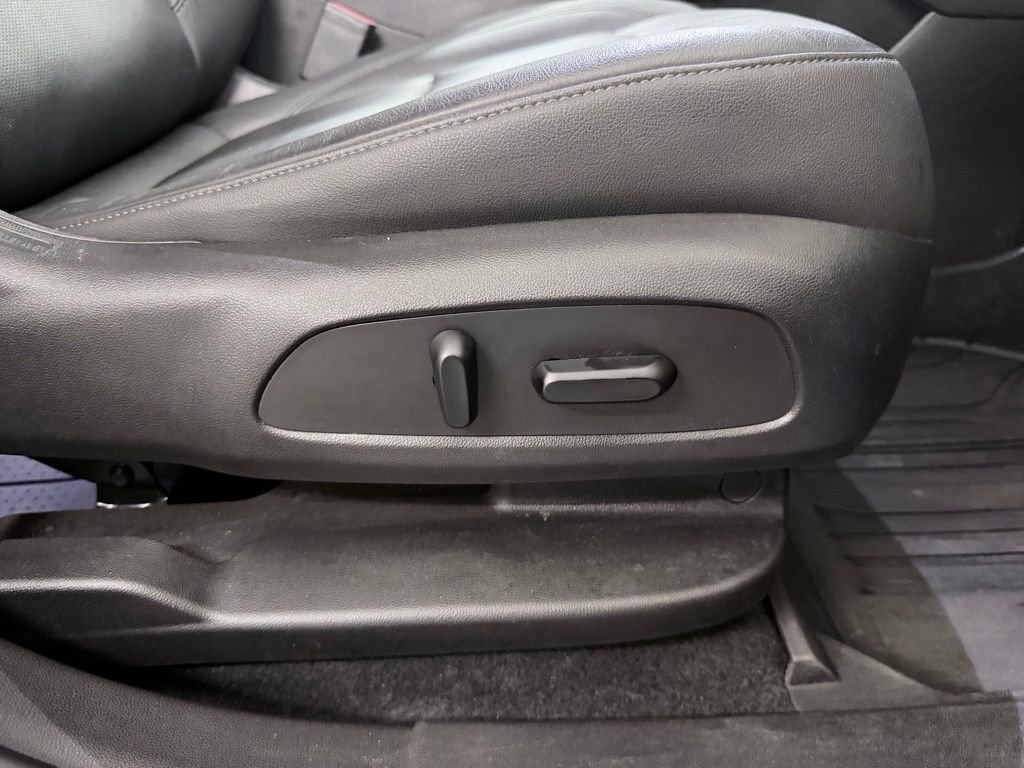 Used 2019 Chevrolet Blazer LT w/ Sound & Technology Package FWD image 45