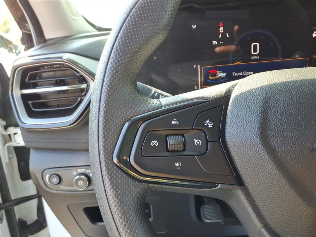 Used 2025 Chevrolet TrailBlazer LT w/ Driver Confidence Package image 10