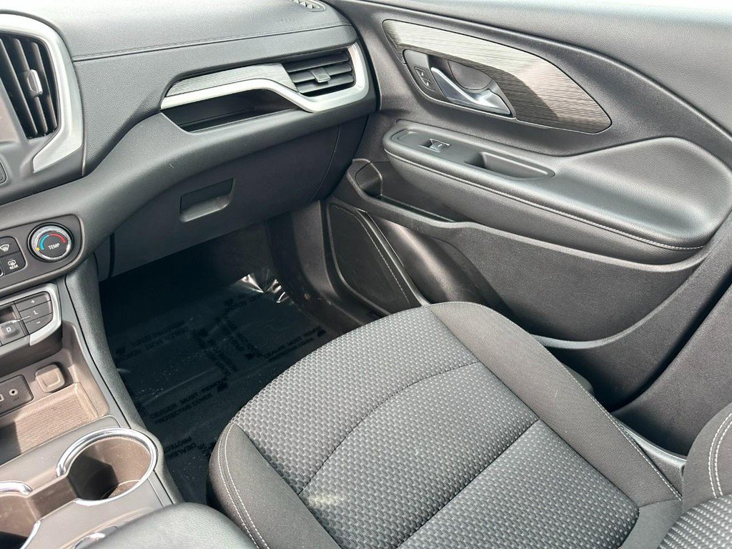 Used 2024 GMC Terrain SLE image 15