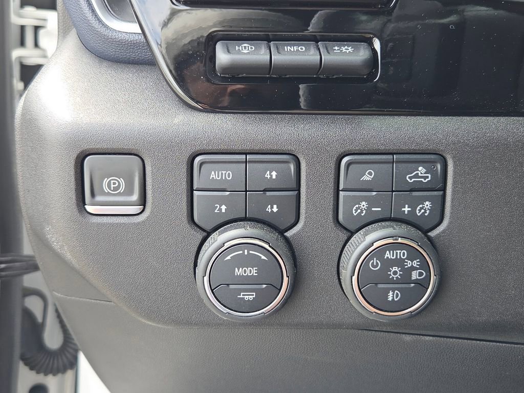 Certified 2022 Chevrolet Silverado 1500 High Country w/ Technology Package image 24