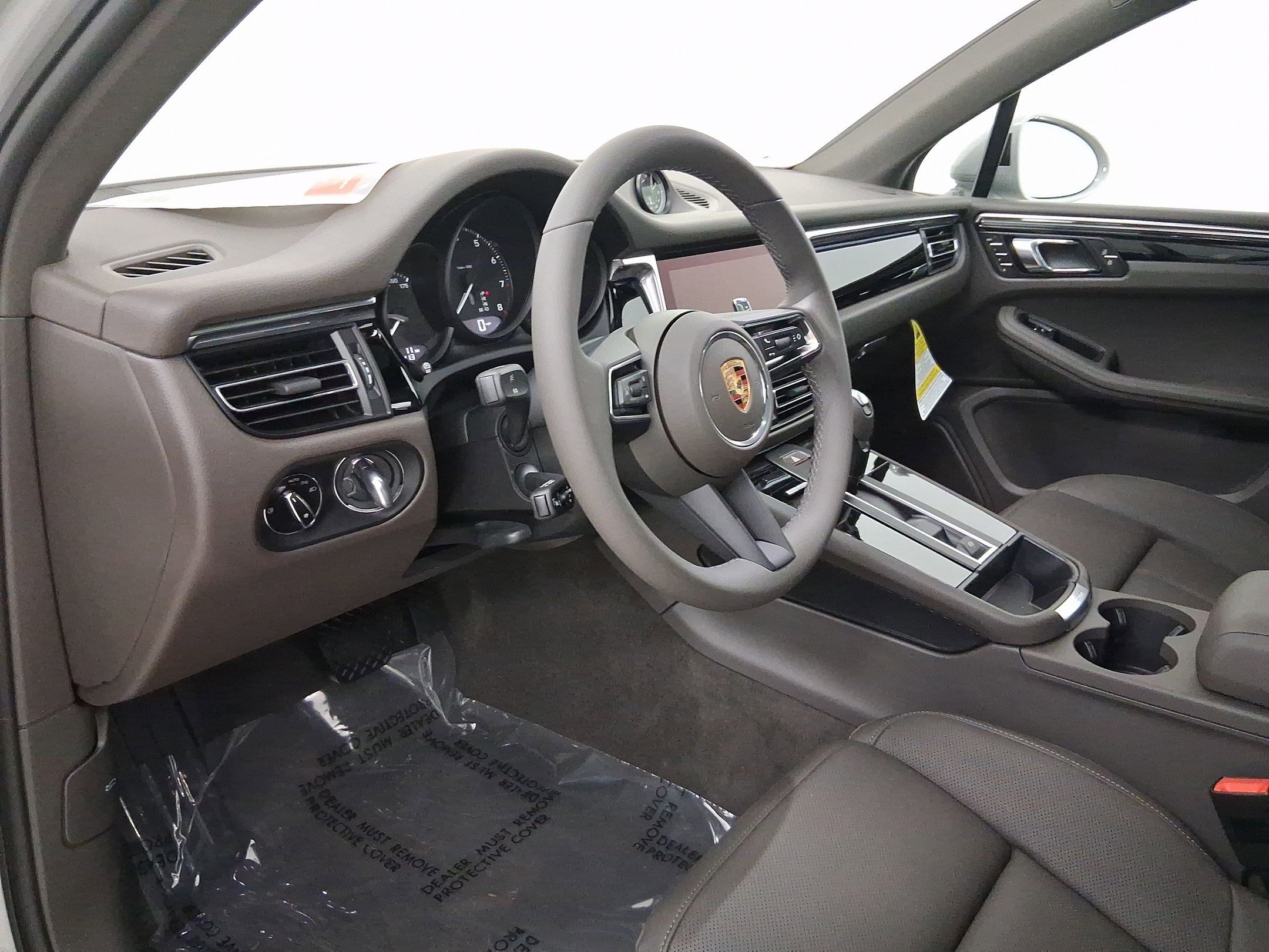 Used 2026 Porsche Macan image 4