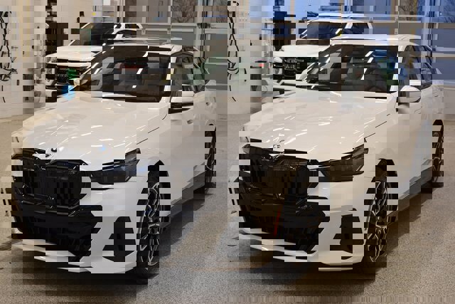 New 2026 BMW 530i xDrive w/ M Sport Package image 9