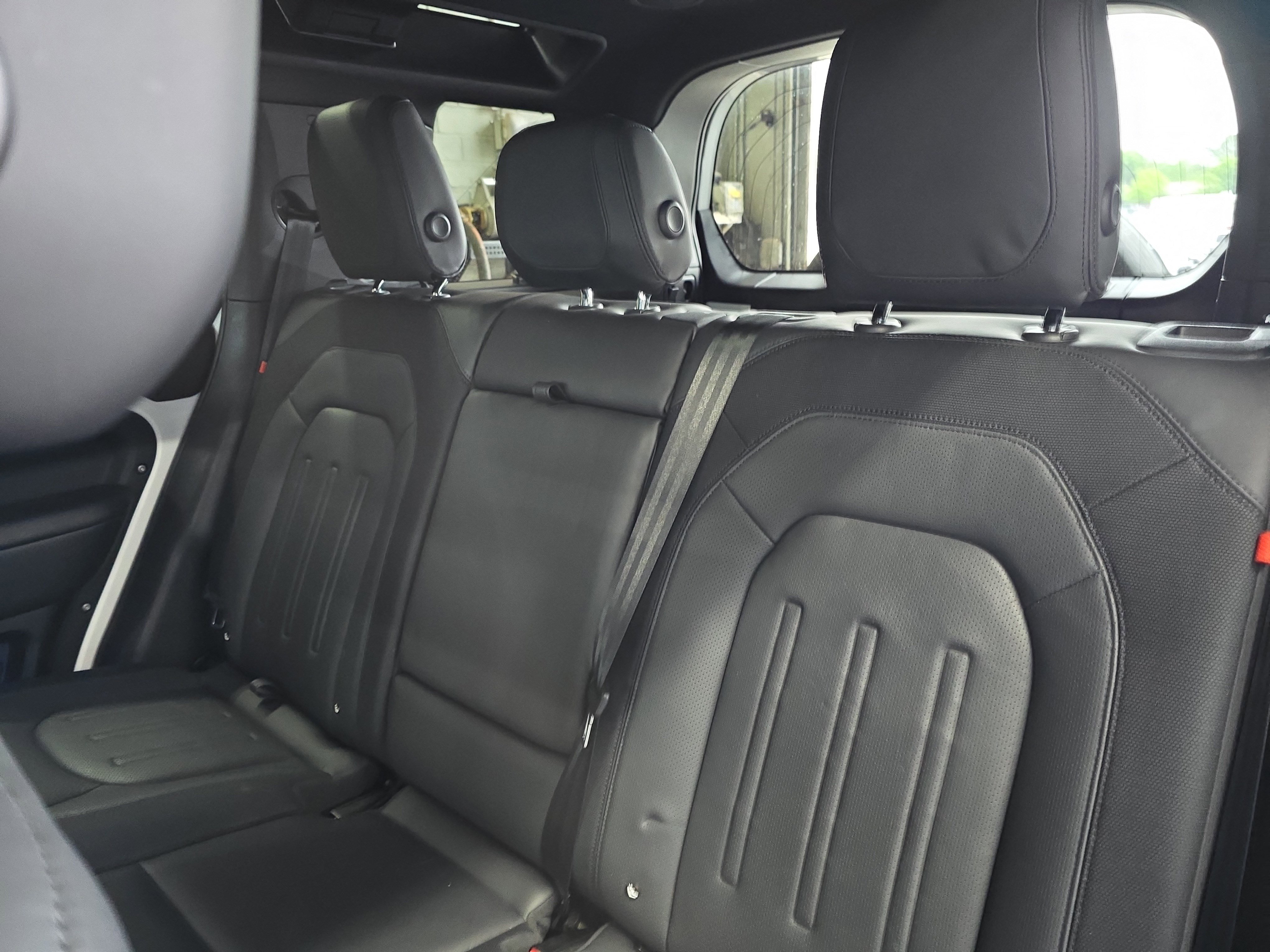 Used 2022 Land Rover Defender 110 X-Dynamic HSE AWD/4WD image 13