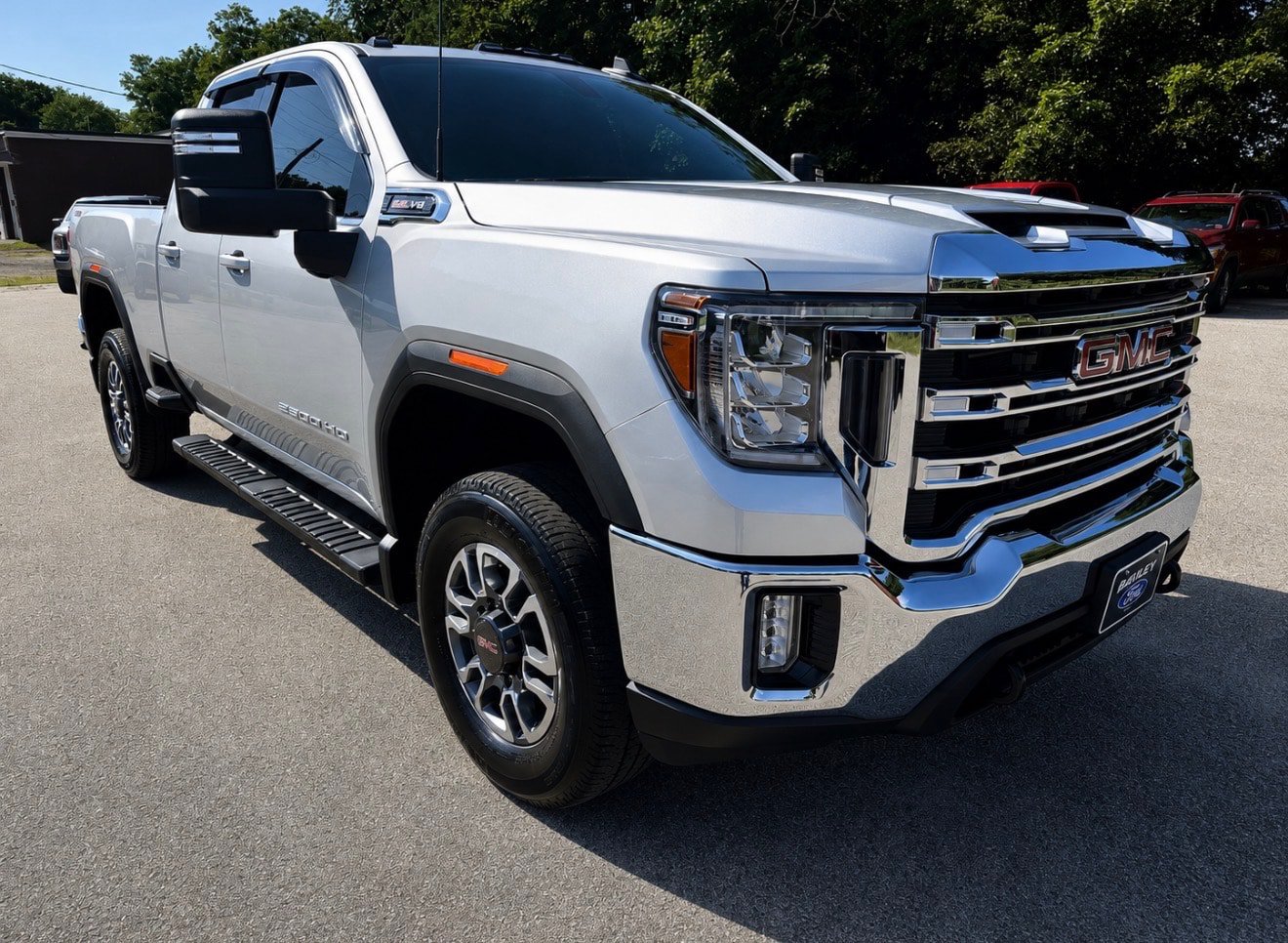 Used 2023 GMC Sierra 2500 SLE w/ SLE Value Package; AWD/4WD image 6