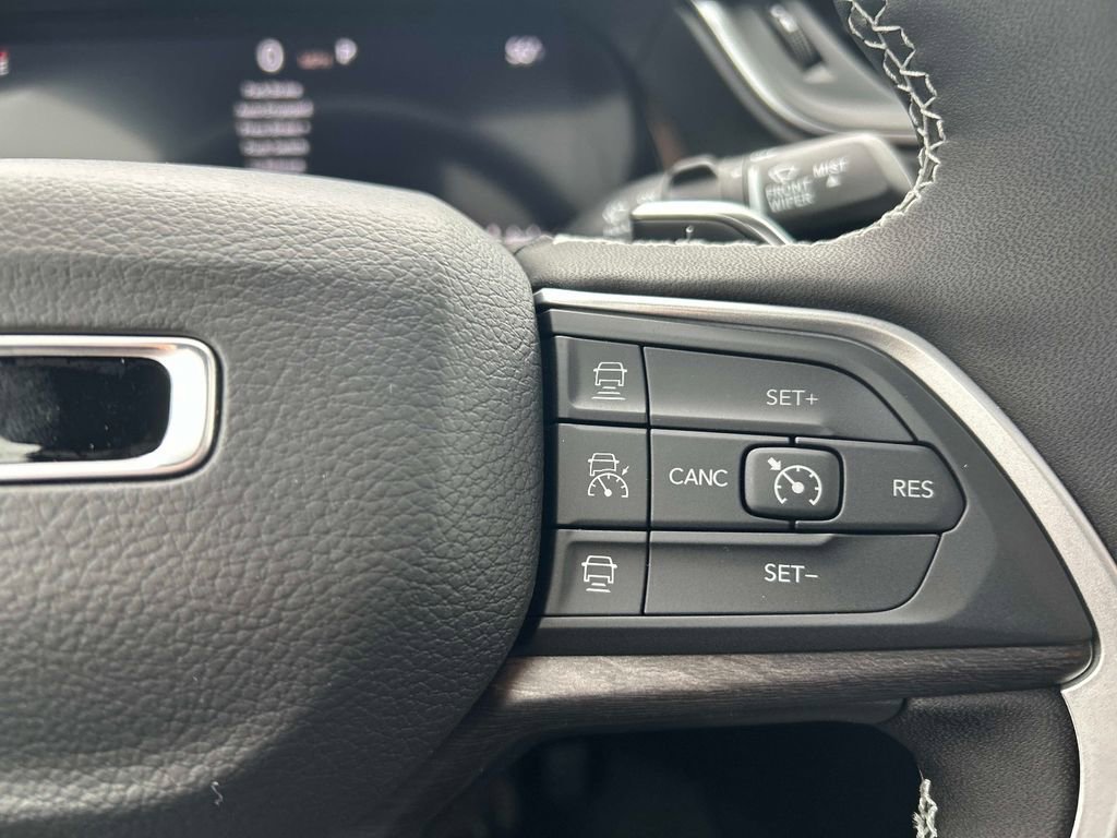 New 2025 Jeep Grand Cherokee Limited w/ Luxury Tech Group II image 12