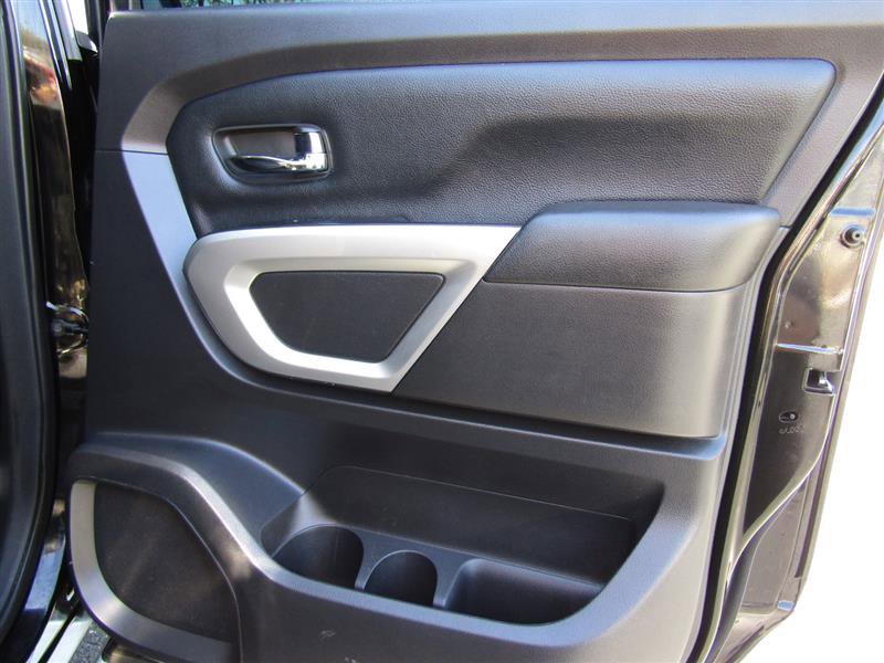Used 2017 Nissan Titan SV image 33
