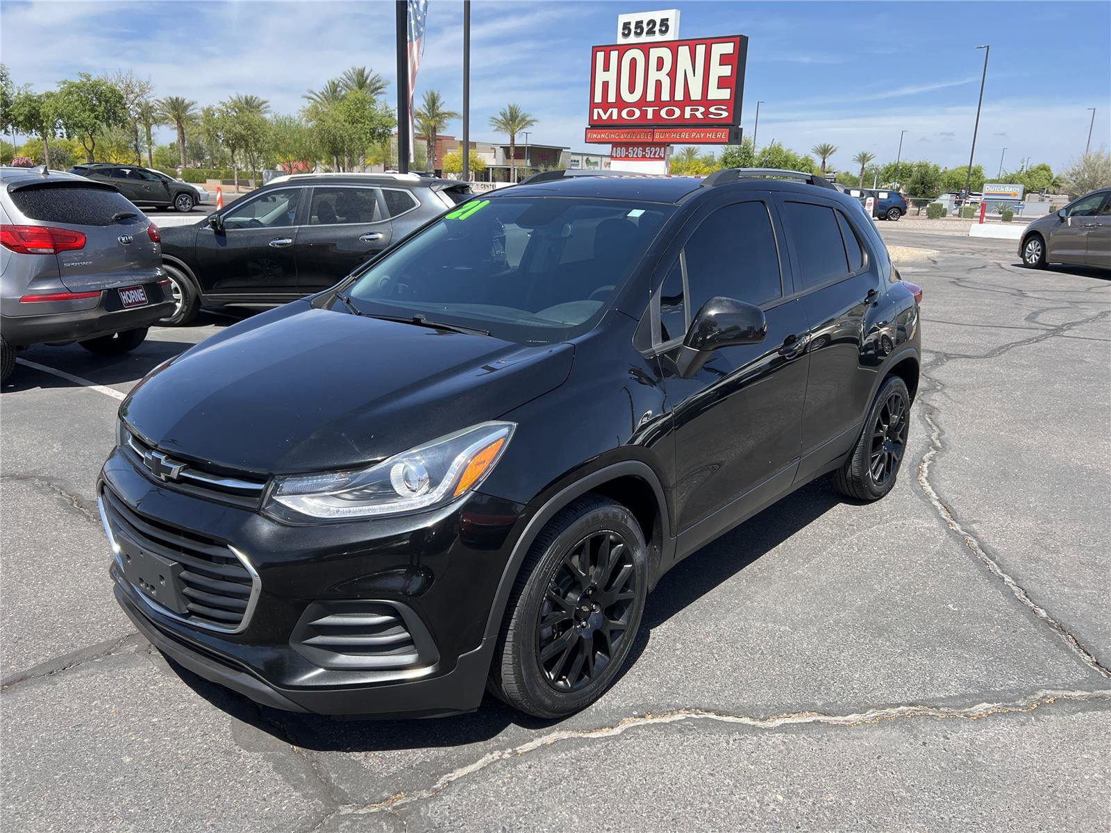 Used 2021 Chevrolet Trax LT w/ Midnight Edition FWD image 1