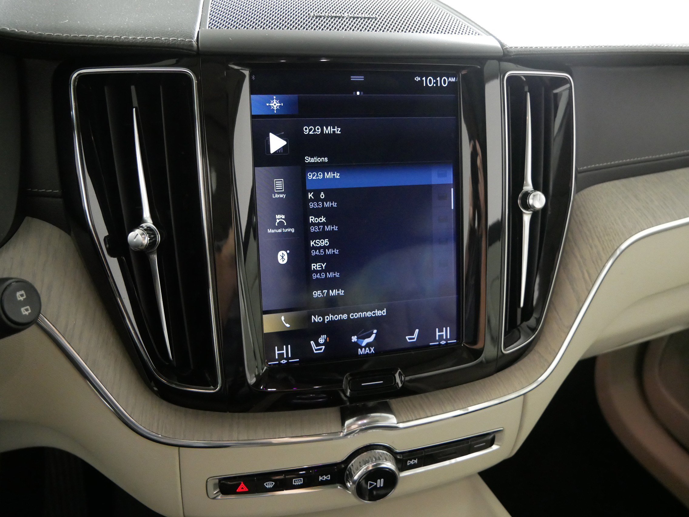 Used 2019 Volvo XC60 T8 Inscription w/ Advanced Package image 22