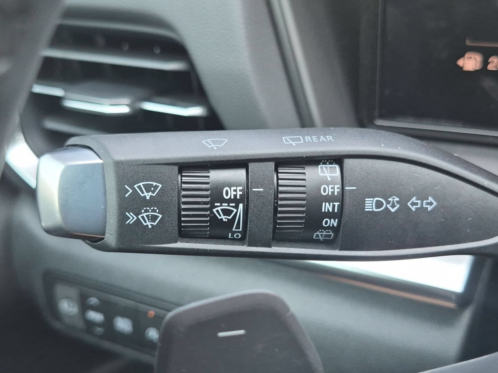 New 2027 GMC Terrain Elevation w/ Elevation Premium Package FWD image 15