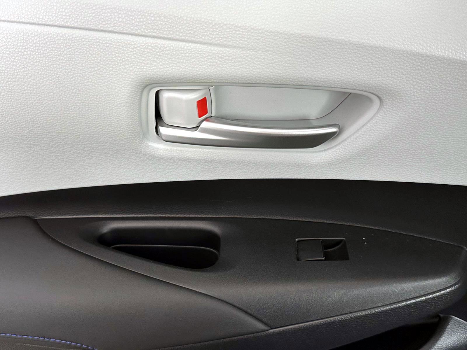 Used 2022 Toyota Corolla SE FWD image 16