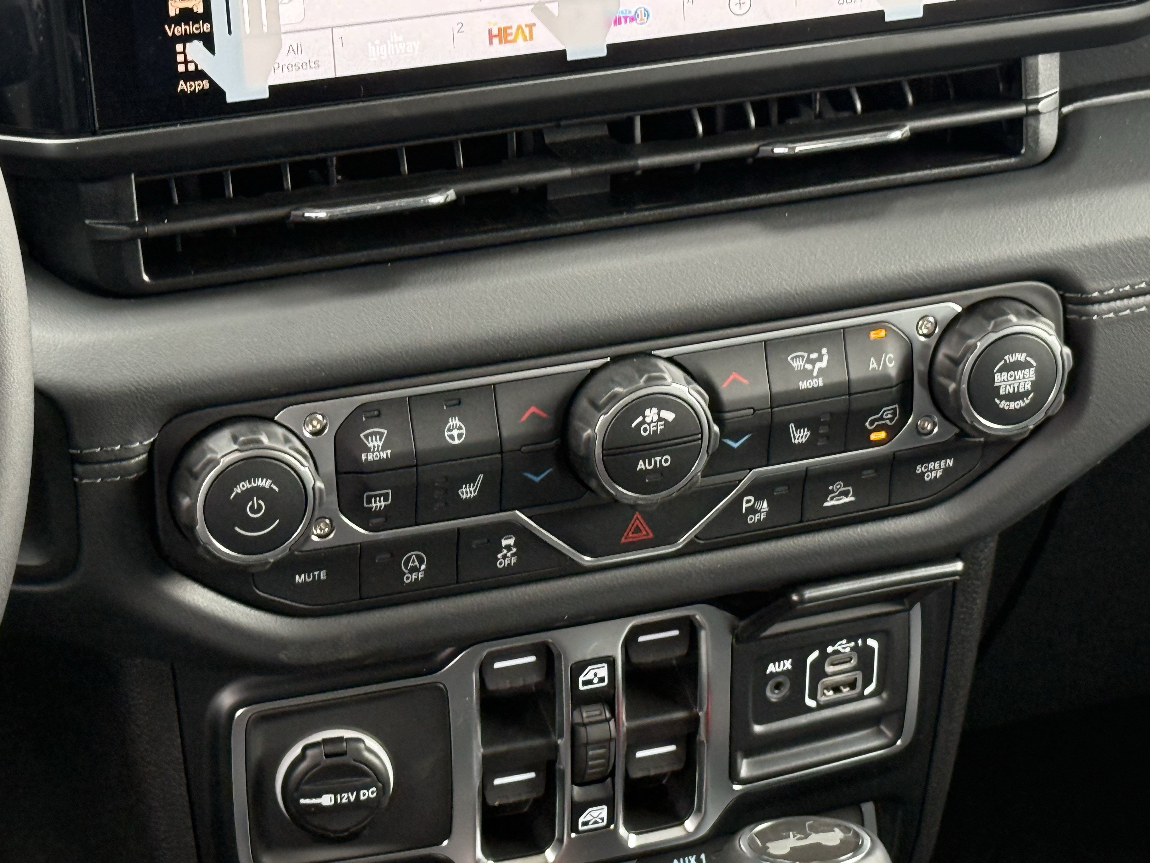 New 2026 Jeep Wrangler Unlimited Sahara AWD/4WD image 14