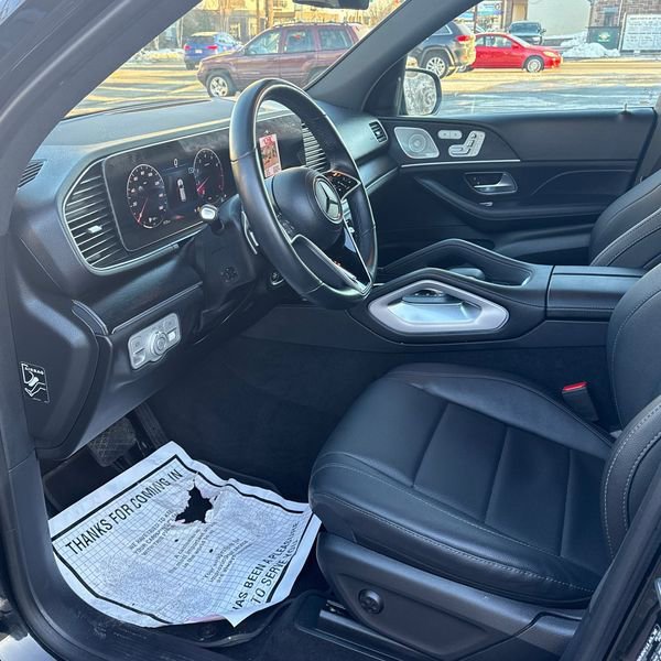 Used 2025 Mercedes-Benz GLE 350 4MATIC image 3