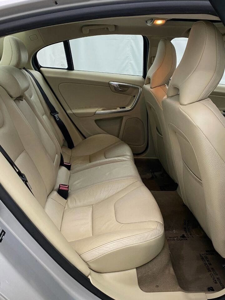 Used 2012 Volvo S60 T5 w/ Climate Pkg image 12