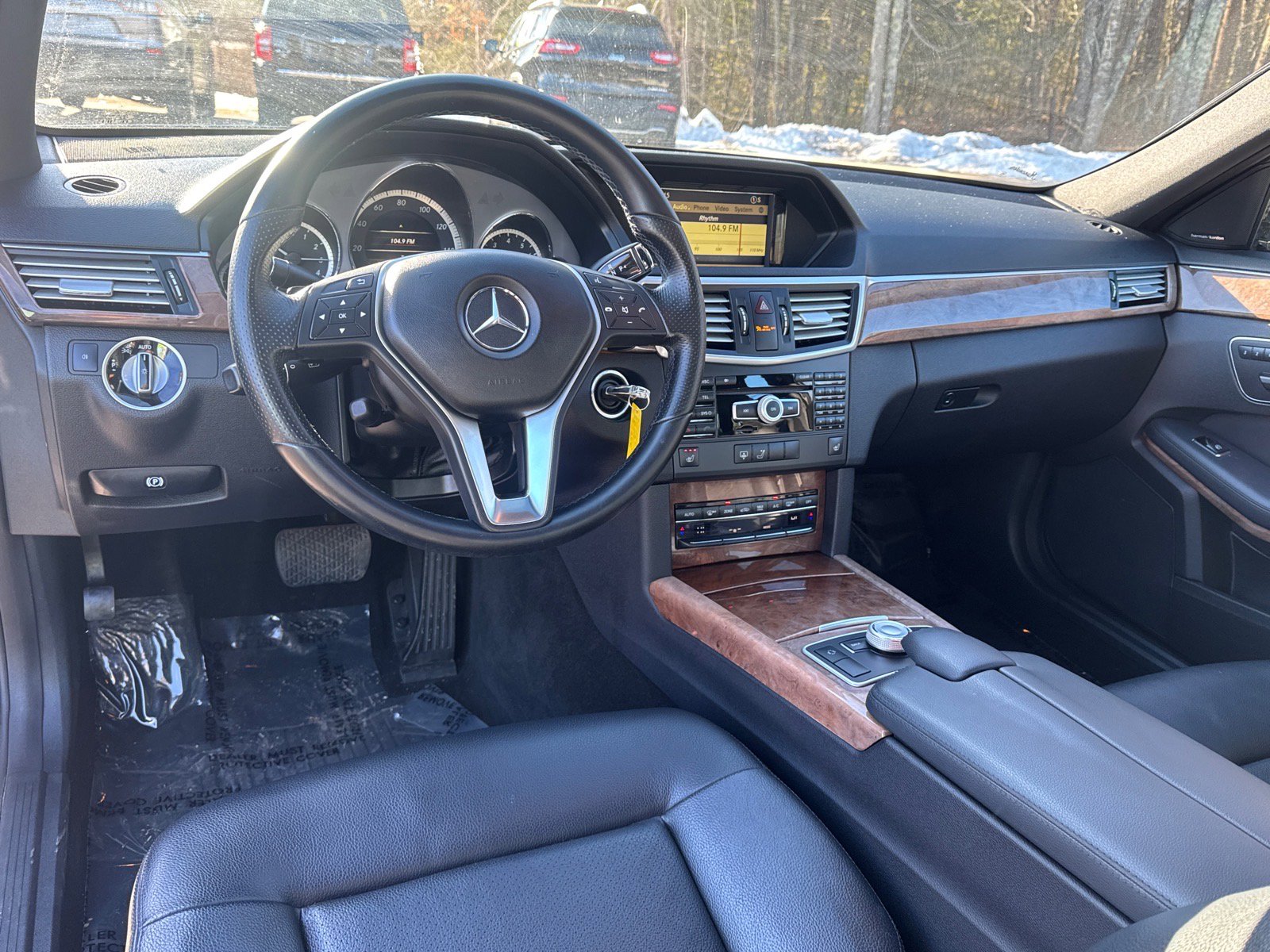 Used 2012 Mercedes-Benz E 350 4MATIC Sedan image 11