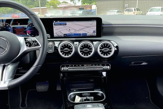 Used 2025 Mercedes-Benz CLA 250 image 9