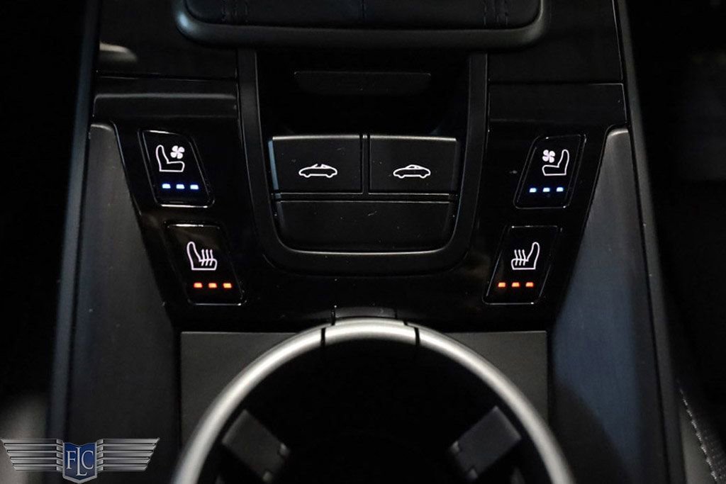 Used 2022 Porsche 911 50th Anniversary Edition image 32