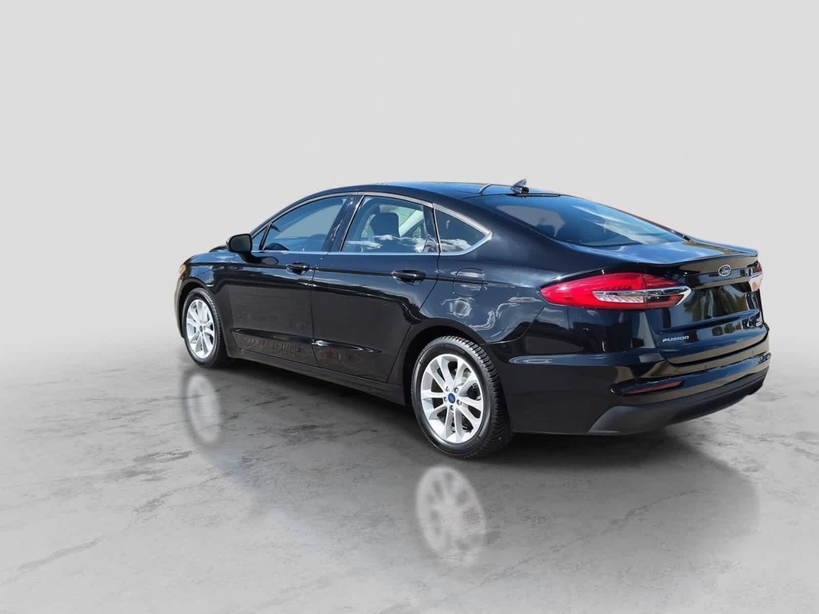 Used 2019 Ford Fusion SE FWD image 6