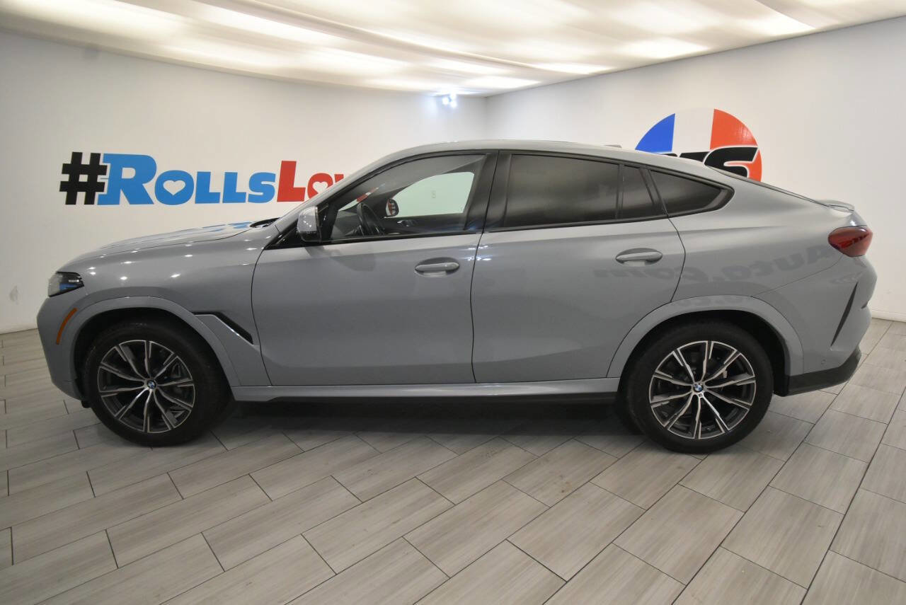 Used 2025 BMW X6 xDrive40i w/ Climate Comfort Package image 2