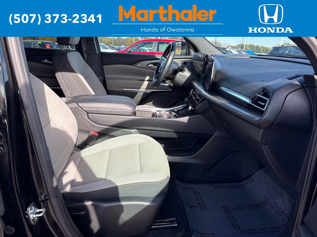 Used 2026 Chevrolet Traverse LT w/ Driver Confidence Package AWD/4WD image 20
