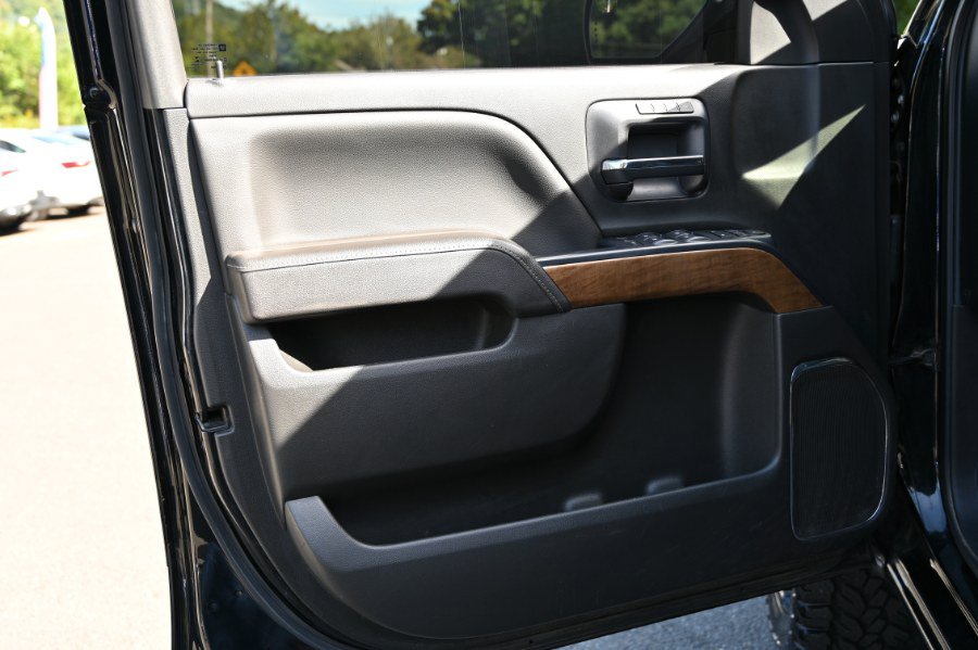 Used 2018 Chevrolet Silverado 1500 LTZ AWD/4WD image 21