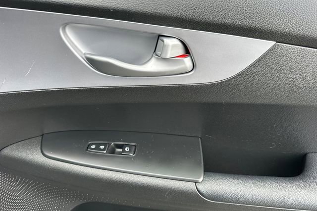 Used 2023 Kia Forte LXS image 18