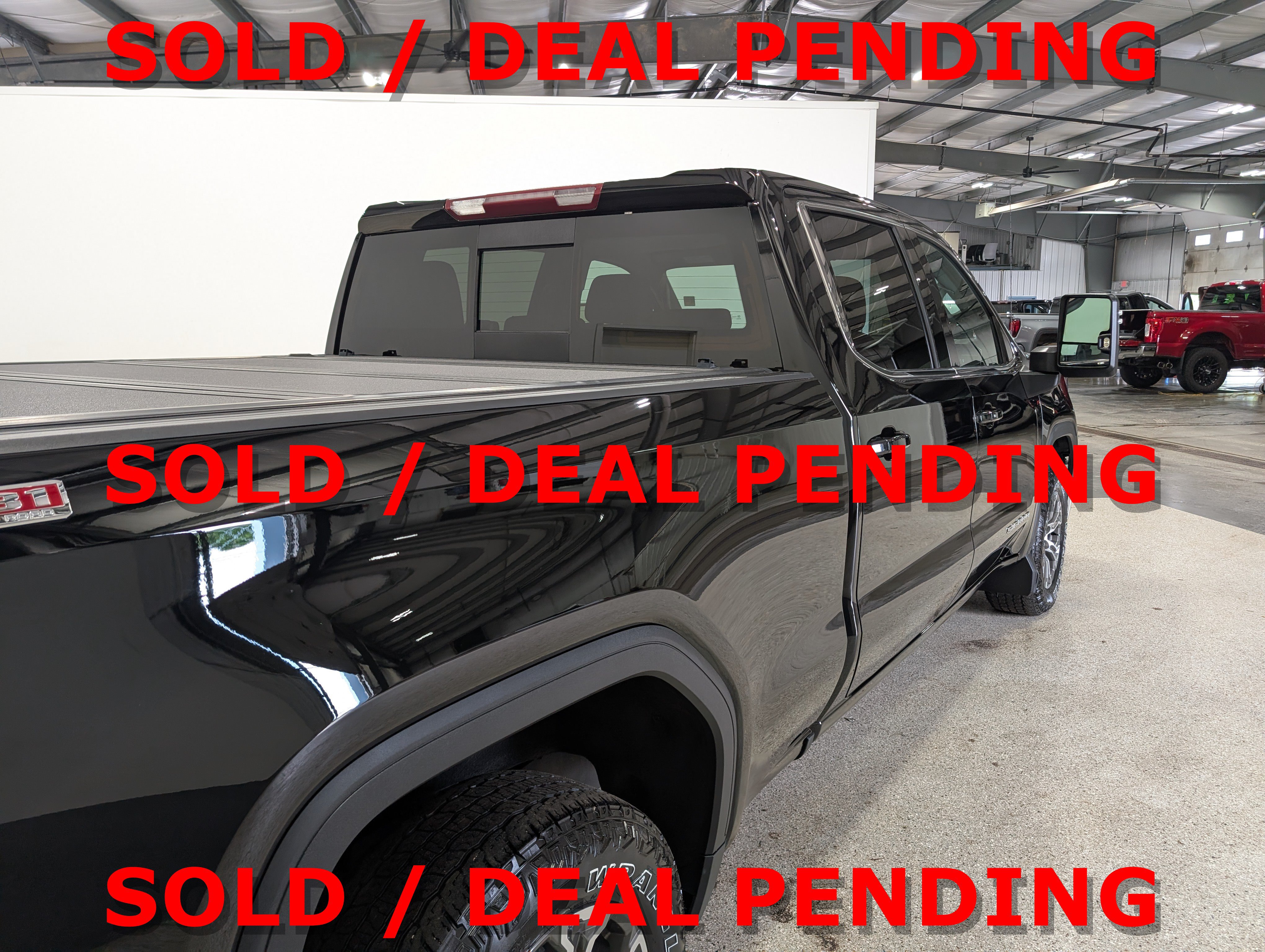 Used 2024 GMC Sierra 1500 SLE w/ Preferred Package AWD/4WD image 3