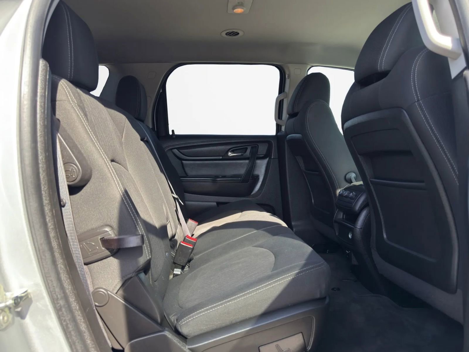 Used 2014 GMC Acadia SLE image 24