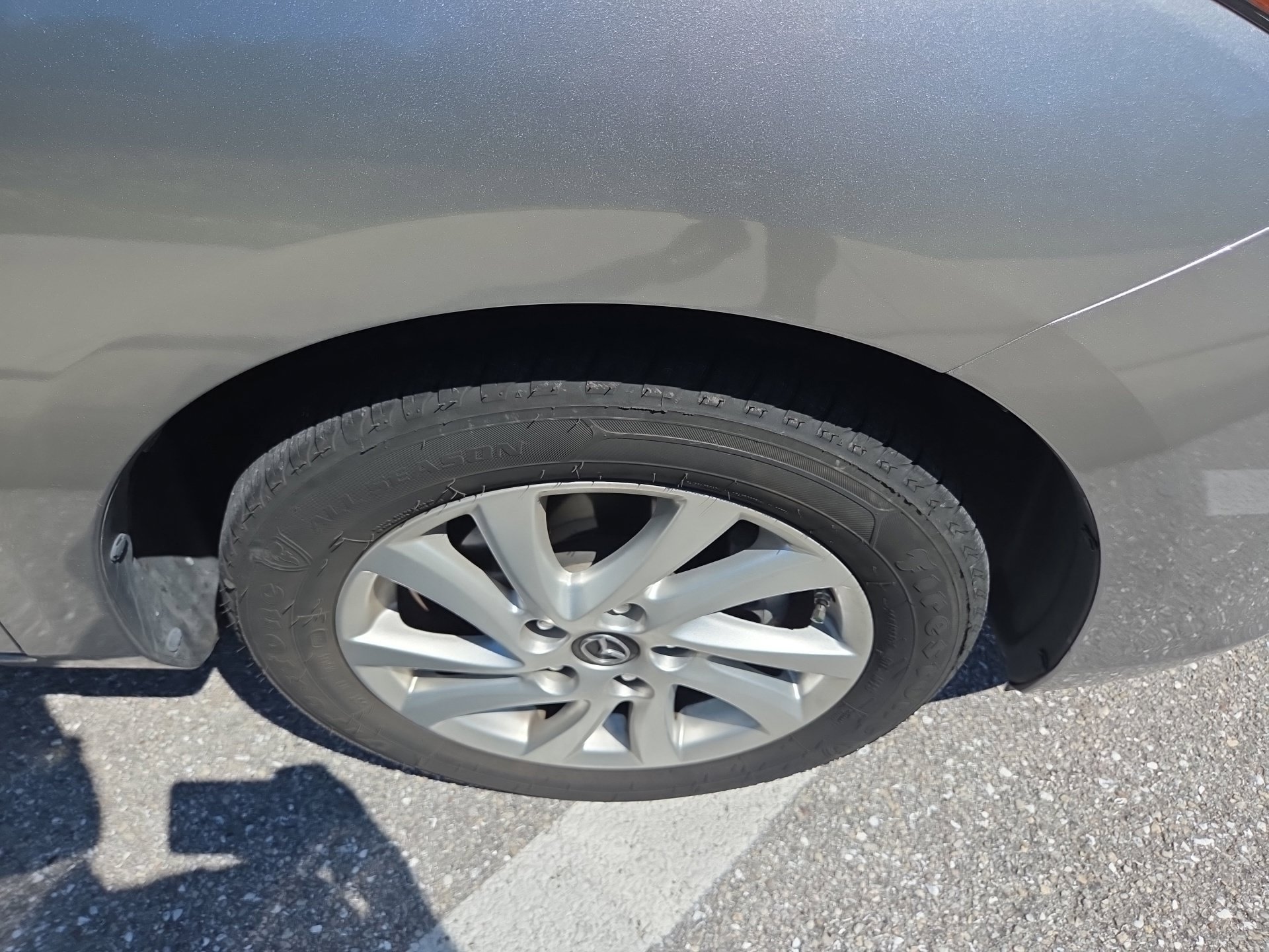 Used 2013 MAZDA MAZDA3 i Touring FWD image 23