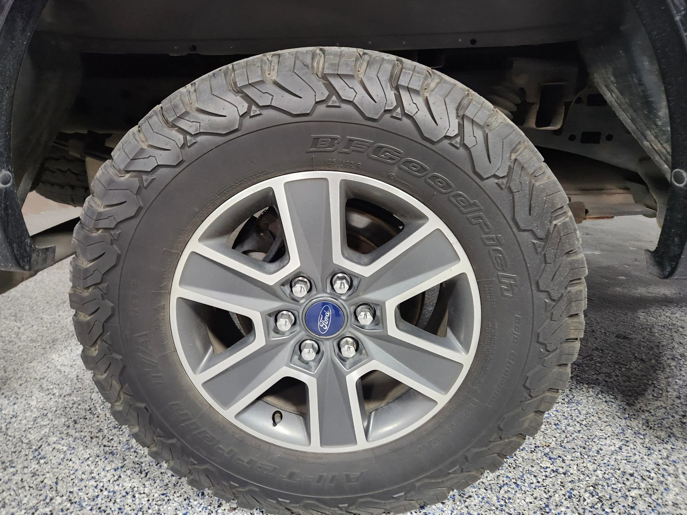 Used 2017 Ford F150 Lariat w/ Equipment Group 502A Luxury image 17