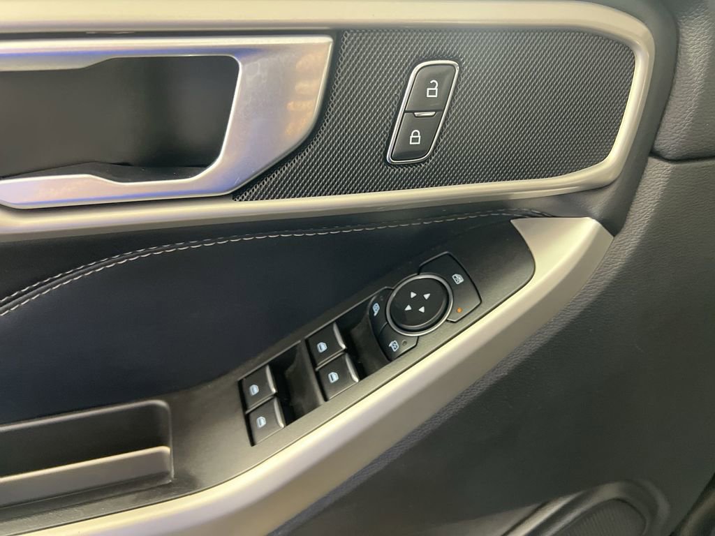 Used 2023 Ford Explorer XLT w/ Equipment Group 202A image 23