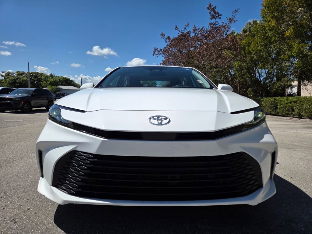Used 2025 Toyota Camry LE FWD image 8