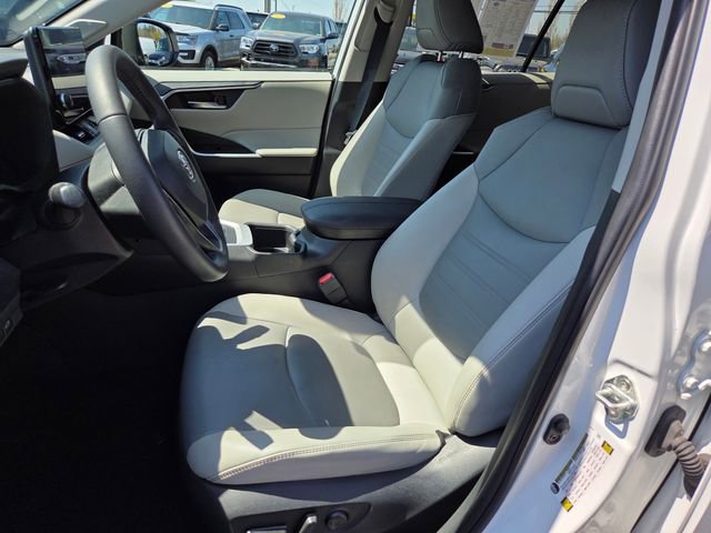 Used 2023 Toyota RAV4 XLE Premium AWD/4WD image 11