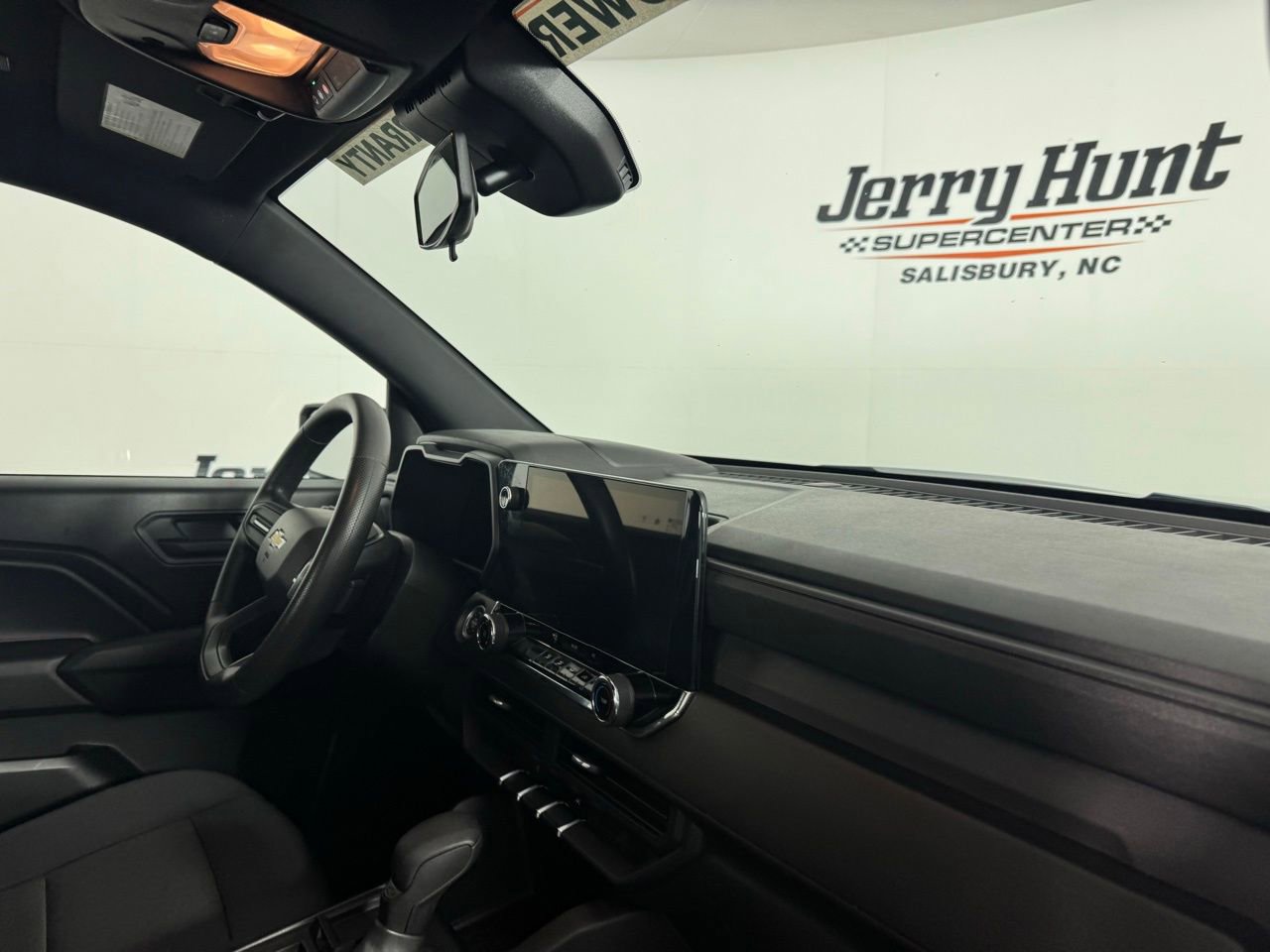 Used 2023 Chevrolet Colorado W/T image 31