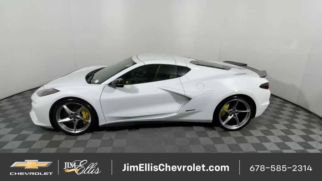 New 2025 Chevrolet Corvette E-Ray w/ ZER Performance Package AWD/4WD image 9