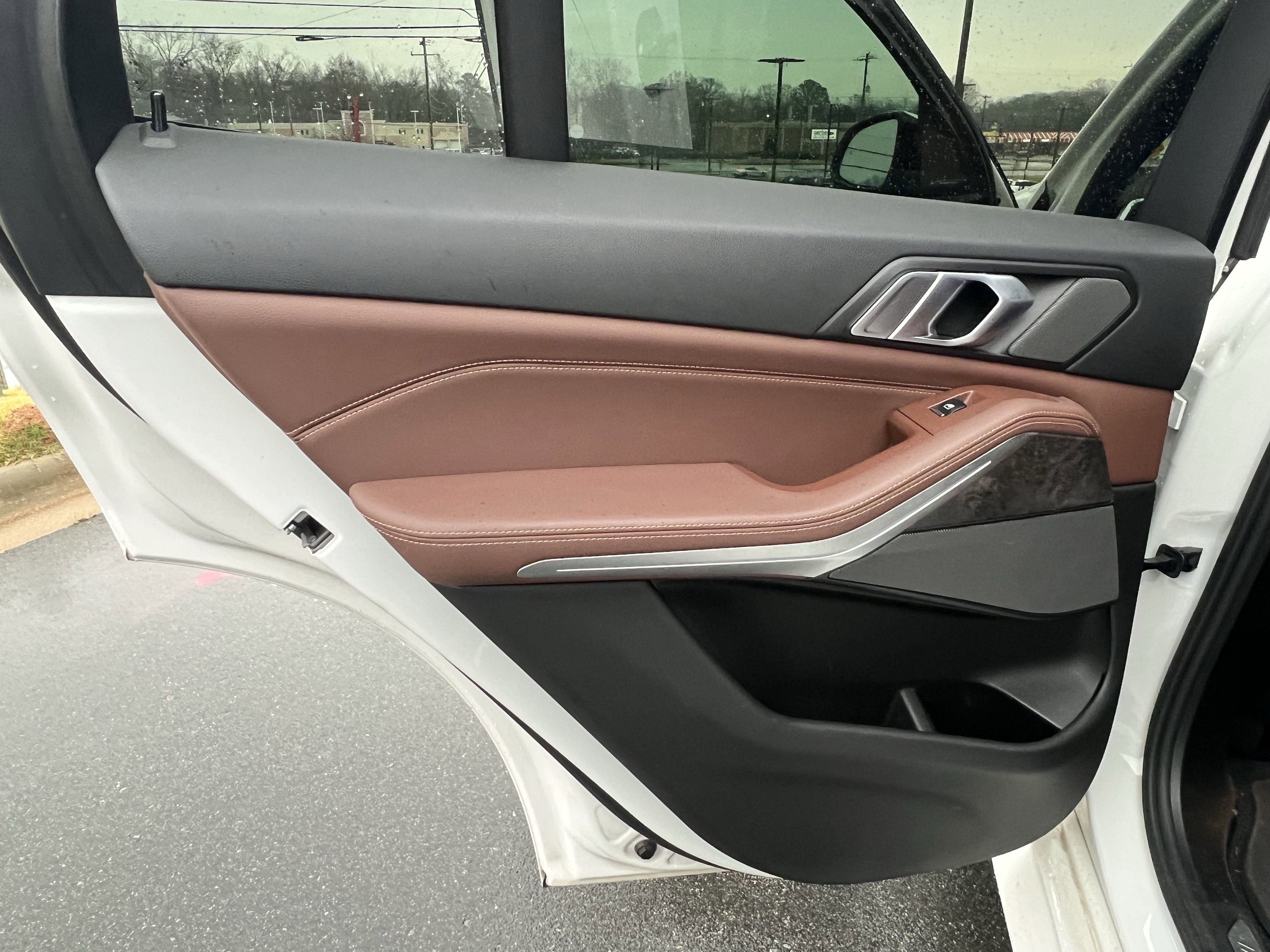 Used 2019 BMW X5 xDrive40i w/ M Sport Package image 25