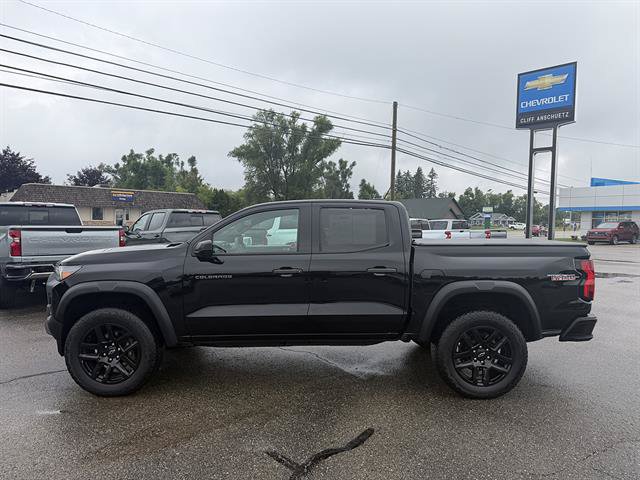 Used 2024 Chevrolet Colorado Trail Boss w/ Advanced Trailering Package AWD/4WD image 3