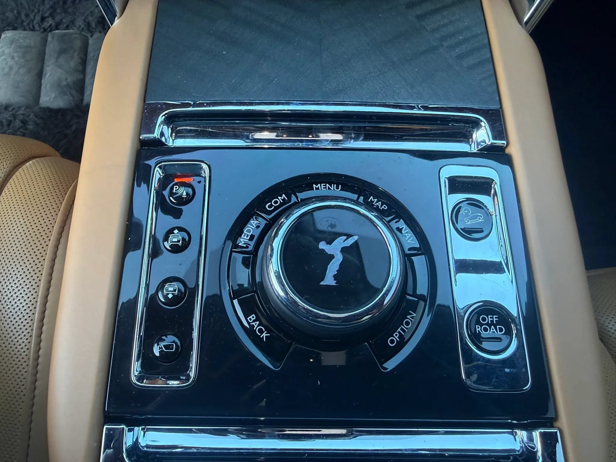 Used 2019 Rolls-Royce Cullinan AWD/4WD image 35