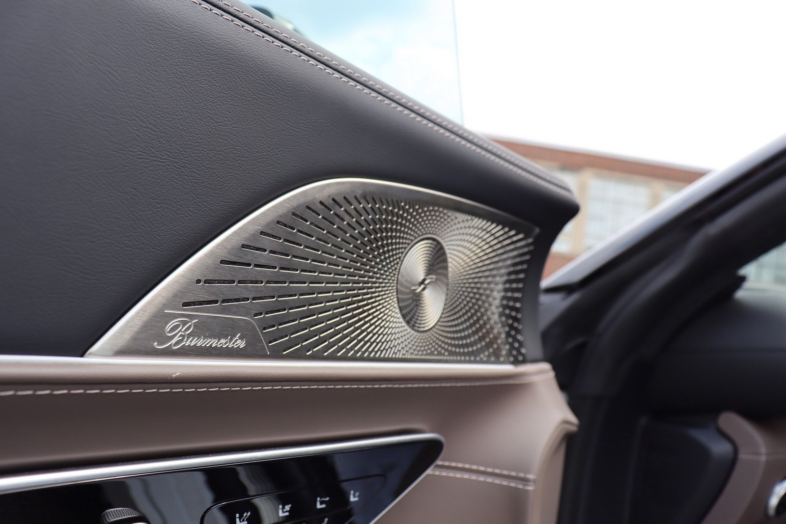 Used 2025 Mercedes-Benz SL 63 AMG 4MATIC image 12