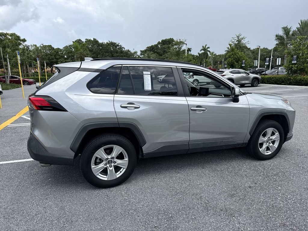 Used 2019 Toyota RAV4 XLE FWD image 4