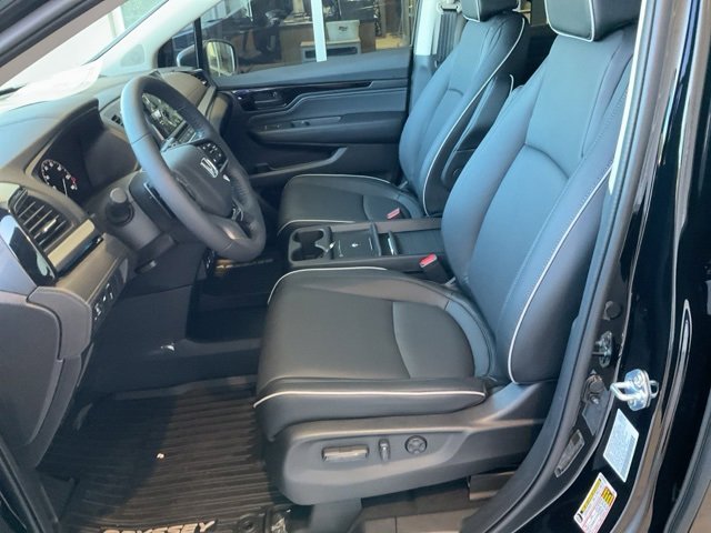 New 2026 Honda Odyssey Touring image 4