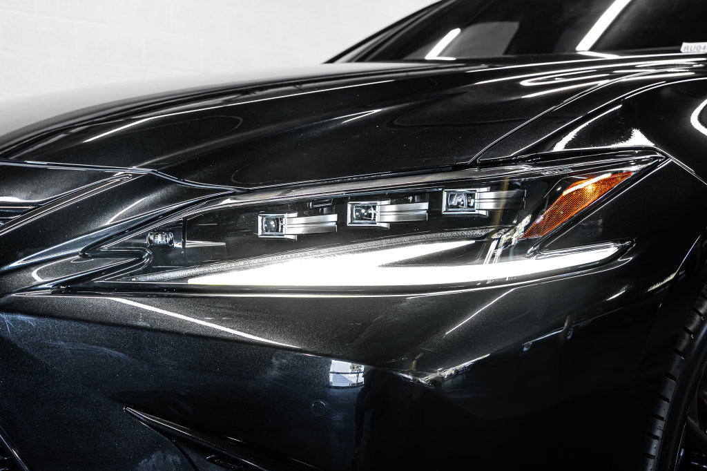 Used 2024 Lexus ES 300h F Sport w/ Accessory Package (Z2) FWD image 9