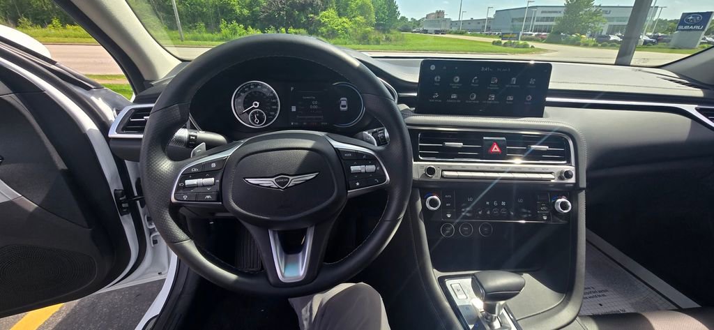 Used 2026 Genesis G70 2.5T AWD/4WD image 5