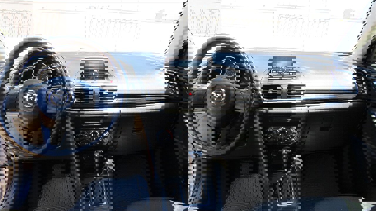 Used 2015 MAZDA MAZDA3 i SV image 15